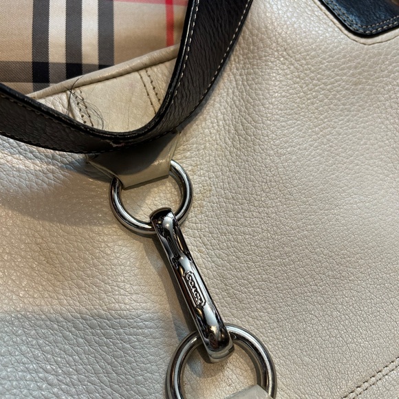 Authentic Coach All Leather White Purse - Picture 6 of 17